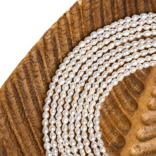 �desv�zi gy�ngy�k 3x4 mm hossz�k�s szab�lytalan zsin�r