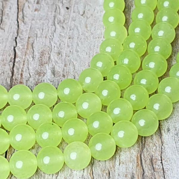 Jadeit gyngyk 8 mm vilgoszld ttetsz zsinr