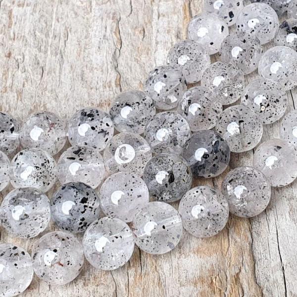 koralky-zmineralu-kristal-s-inkluziami-8mm-leskle-hladke-ciernobiele-strakate-nebrusene-