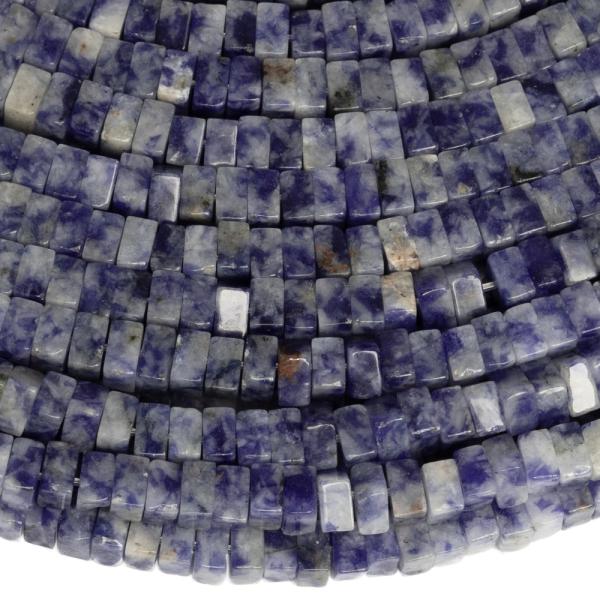 K�k-feh�r j�spis gy�ngy�k 2�4 mm n�gyzetek f�lhossz� zsin�r