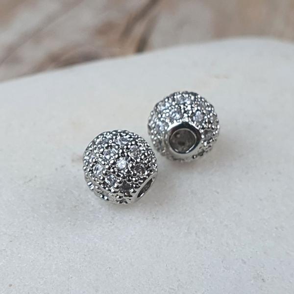 Charm kzdarab 6 mm ezst fehr cirkonnal