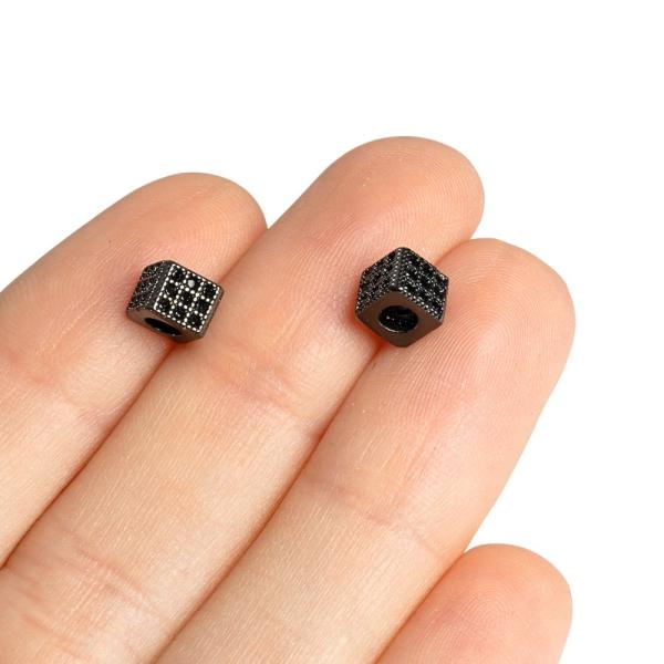 1632-kocka-koralka-cierna-s-ciernymi-zirkonmi-2