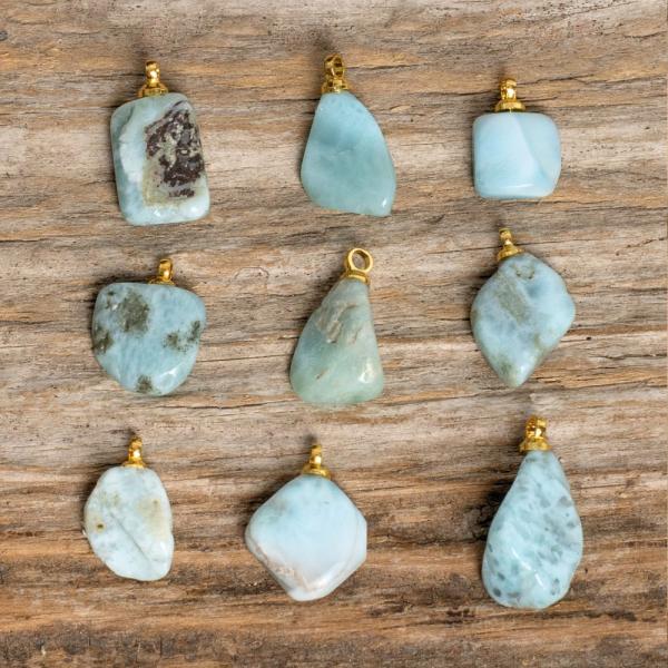 Larimar nyers mini medl arany szn szemmel rozsdamentes aclbl