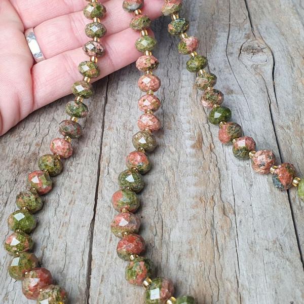 koralky-z-mineralu-unakit-6x10mm-rondelky-brusene-fazetovane-leskle-zelene-oranzove-fareb