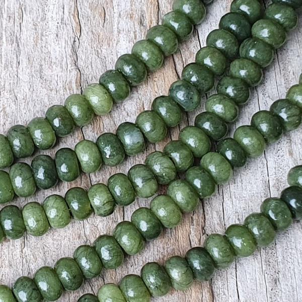 Jadeit Taiwan gyngyk 4x6 mm vastag rondellk flhosz zsinr