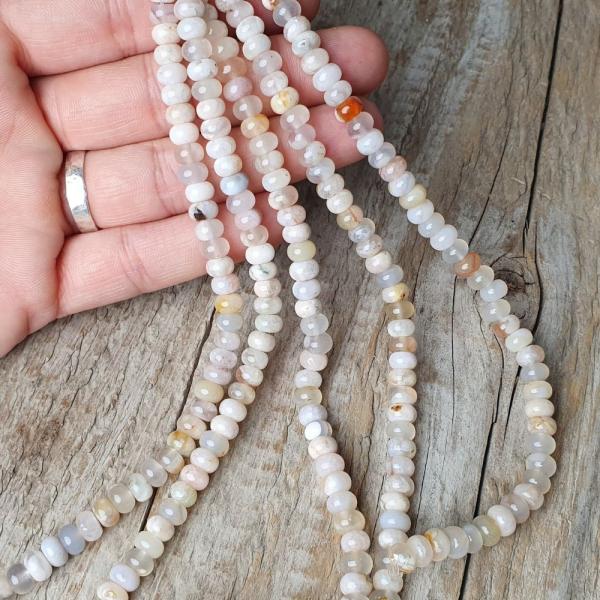 koralky-z-mineralu-achat-sakura-4x6mm-tucne-rondelky-leskle-hladke-oble-bezove-sedozlte-b