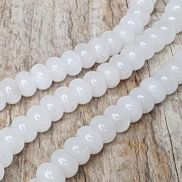 Jadeit gyngyk 5x8 mm tejesfehr vastag rondellk flhosz zsinr