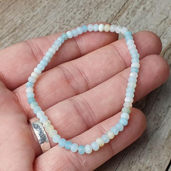 naramok-z-mineralu-amazonit-3x4mm-brusene-rondelky-elasticky-leskly-fazetovane-tyrkysovy-