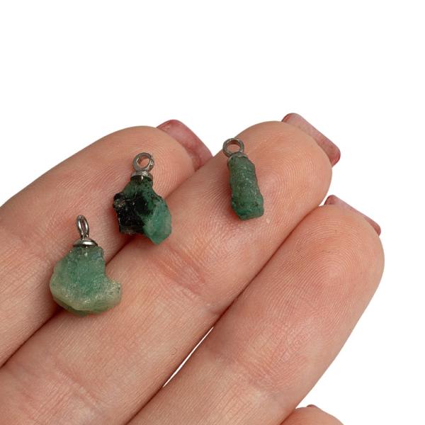 4023-Smaragd-surovy-miniprivesok-so-starostriebornym-ockom-2