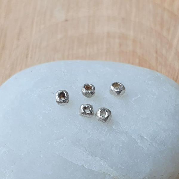 koralky-zo-striebra-ag925-minikoralky-strieborne-1,5x2mm-malinke-leskle-nepravidelne-hran