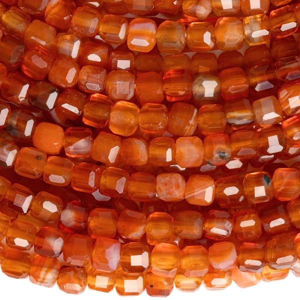 Karneol gy�ngy�k 2,5 mm kock�k csiszolt f�lhossz� zsin�r