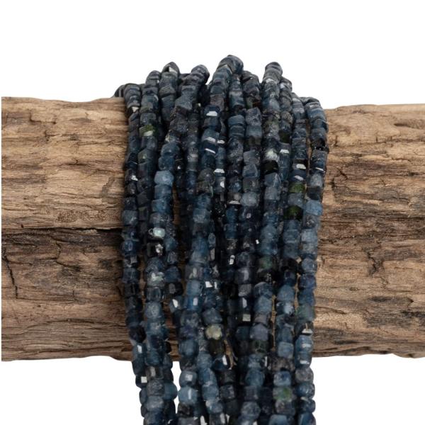 6205-Turmalin-modry-koralky-2,5mm-kocky-brusene-polsnura-2