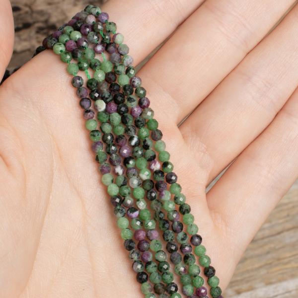 rubin-v-zoisite-koralky-3mm-brusene-AAA-kvalita-snura-3
