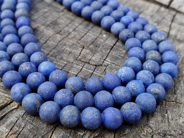 koralky-z-lapisu-lazuli-matne-modre-6mm-so-zlatym