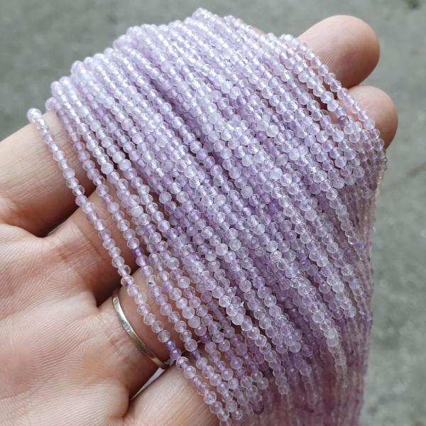 minikoralky-z-mineralu-ametyst-lavender-2mm-brusene-svetle-bledofialove-na-naramky-prsten